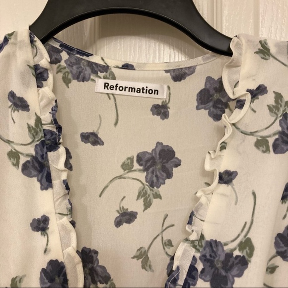 REFORMATION Tanna Floral Wrap Dress with frilly ruffles in Blueberries Size S - Picture 8 of 14